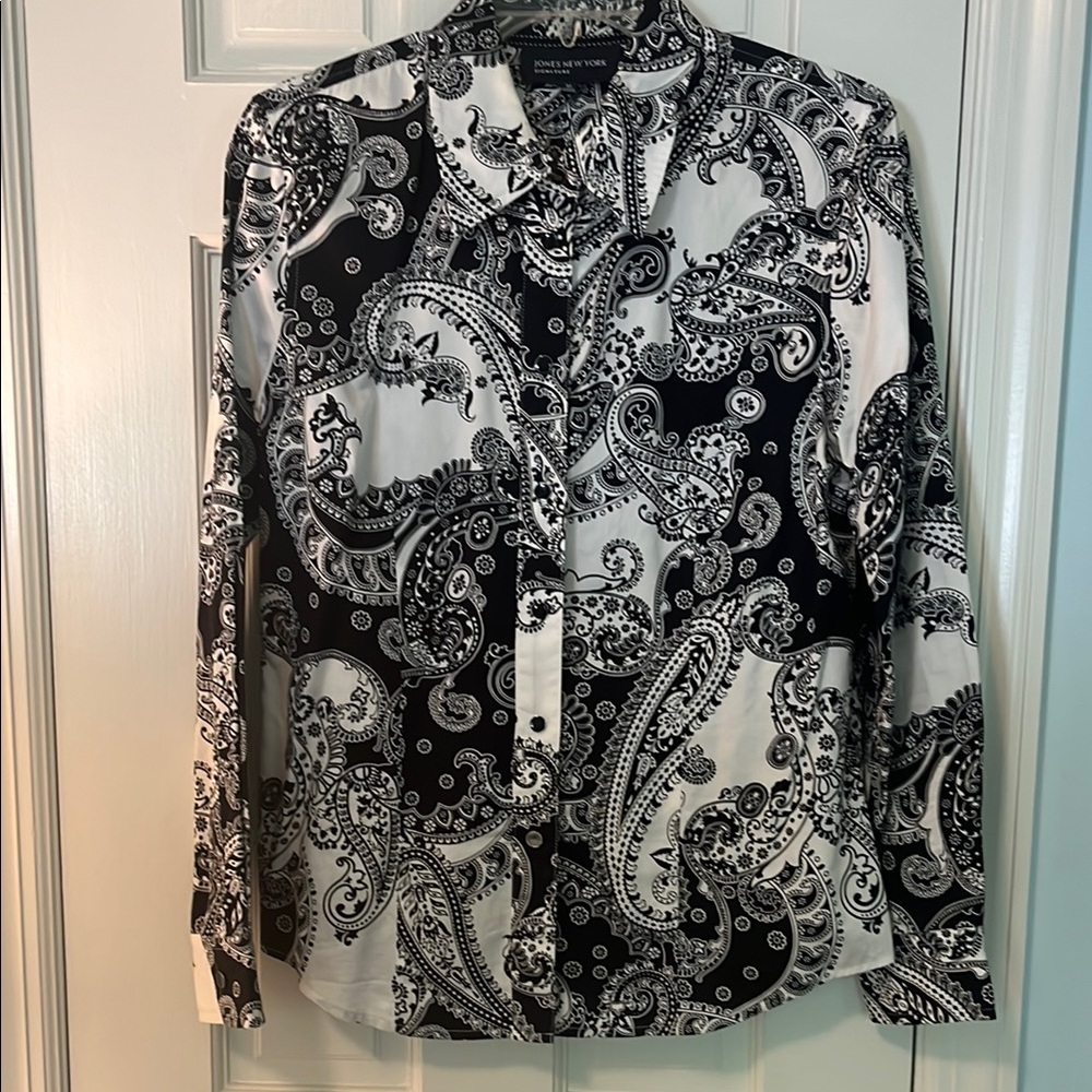 Jones New York Black and White Paisley Top
